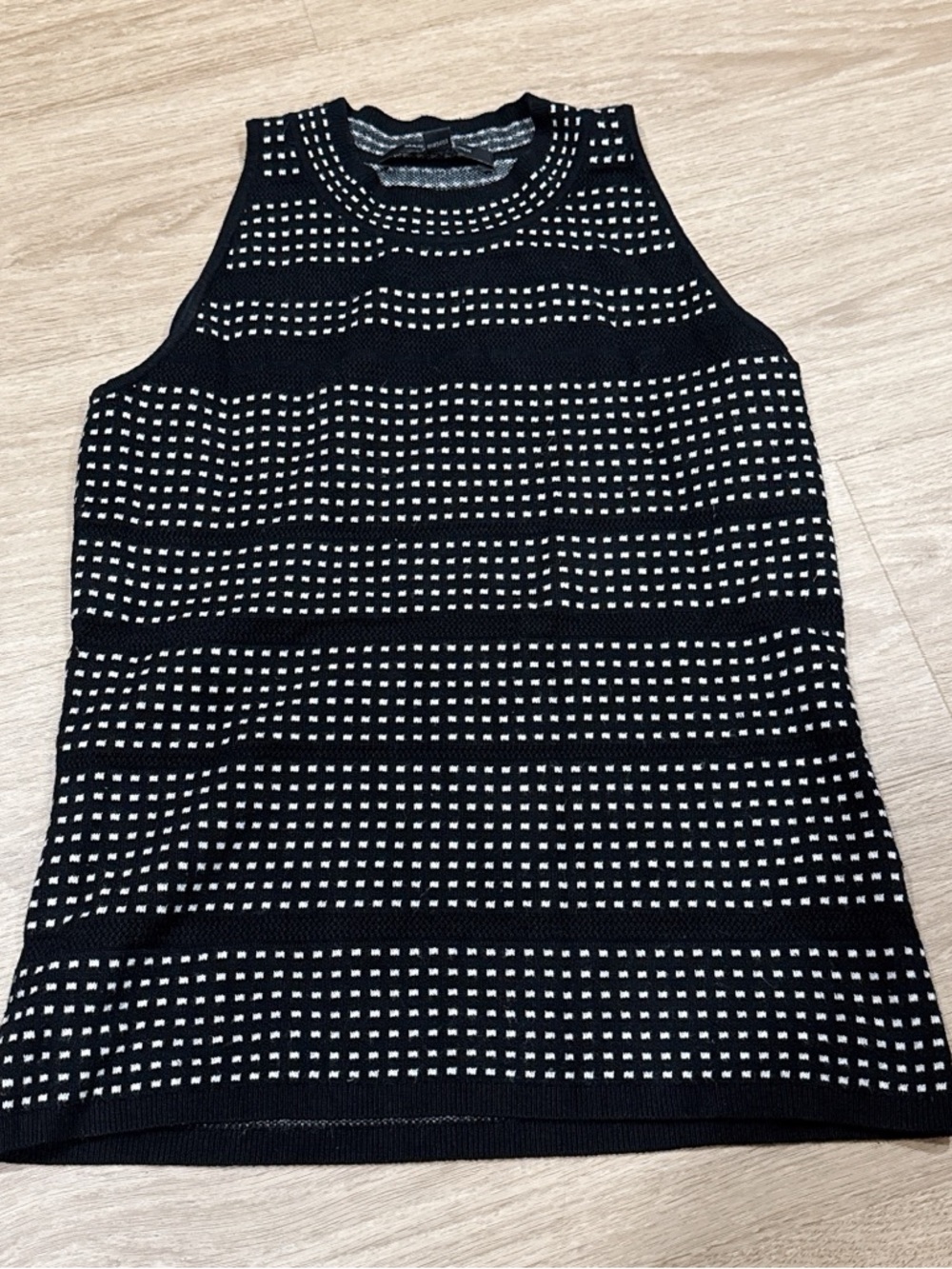Marc New York Black and White Knit Sleeveless Top